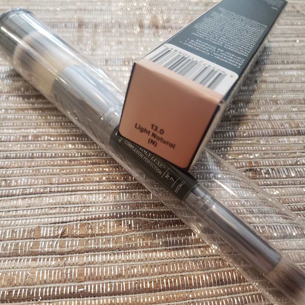 IT Cosmetics 2pc Set - Picture 11 of 11